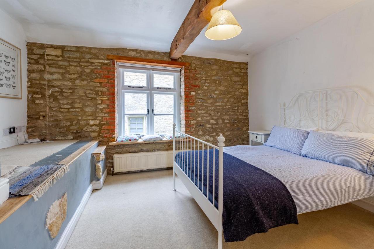 The Shoe Box Cottage With Allocated Parking Malmesbury Luaran gambar