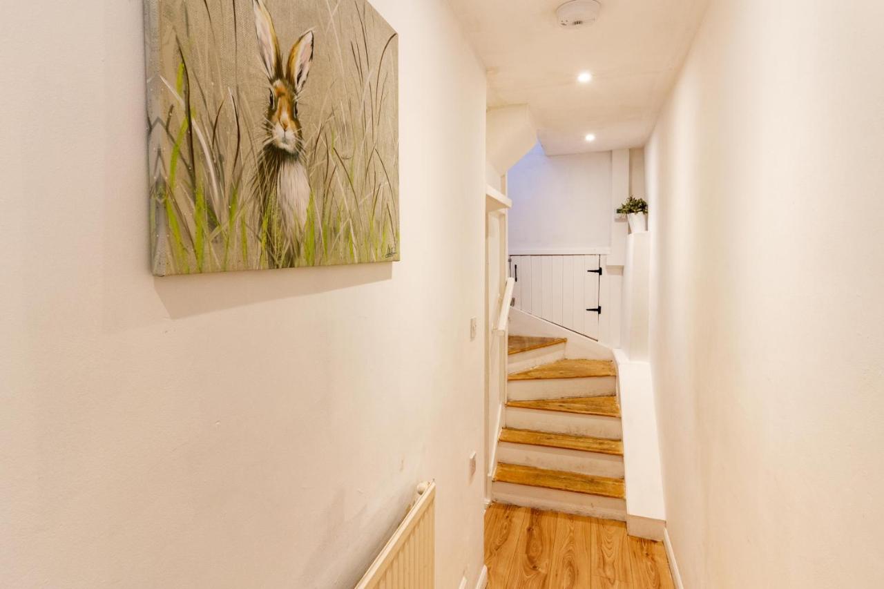 The Shoe Box Cottage With Allocated Parking Malmesbury Luaran gambar
