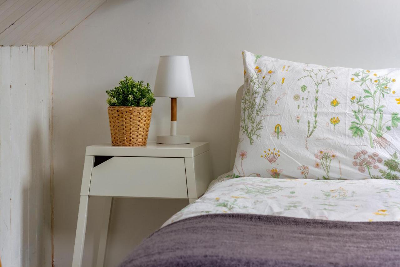 The Shoe Box Cottage With Allocated Parking Malmesbury Luaran gambar