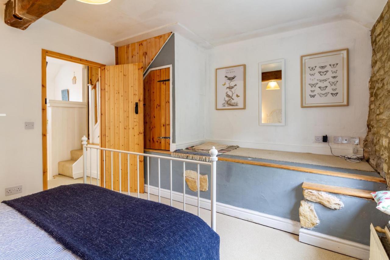 The Shoe Box Cottage With Allocated Parking Malmesbury Luaran gambar