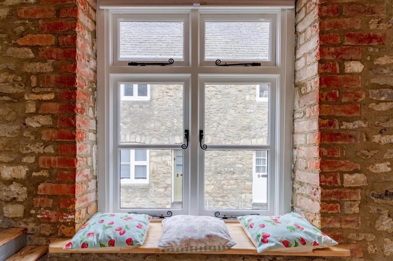 The Shoe Box Cottage With Allocated Parking Malmesbury Luaran gambar